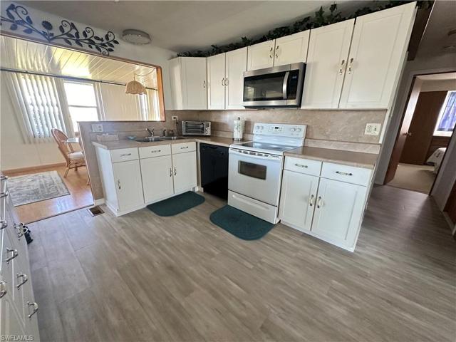 Open Large Kitchen