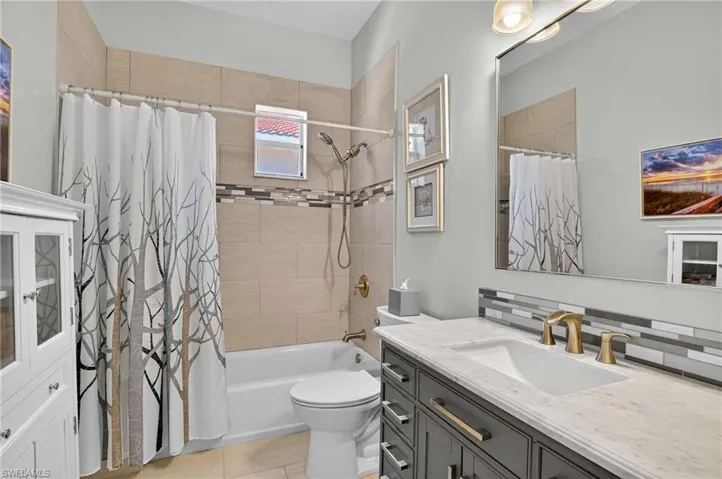 7871  Sanctuary  CIR, Naples, FL 34104