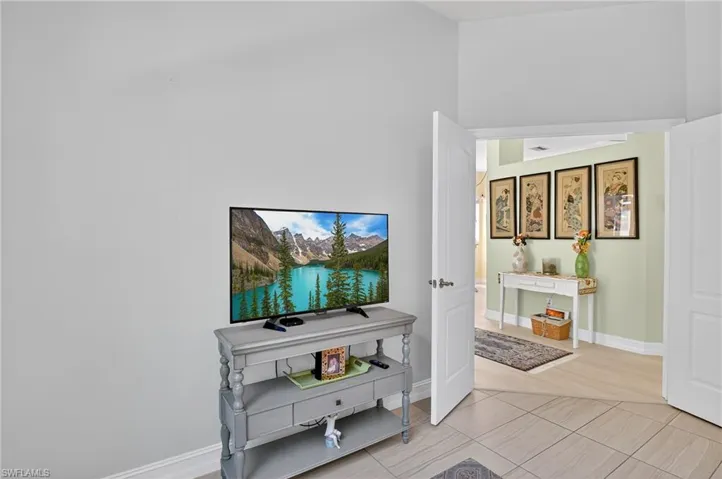 7871  Sanctuary  CIR, Naples, FL 34104