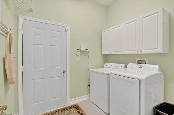 7871  Sanctuary  CIR, Naples, FL 34104