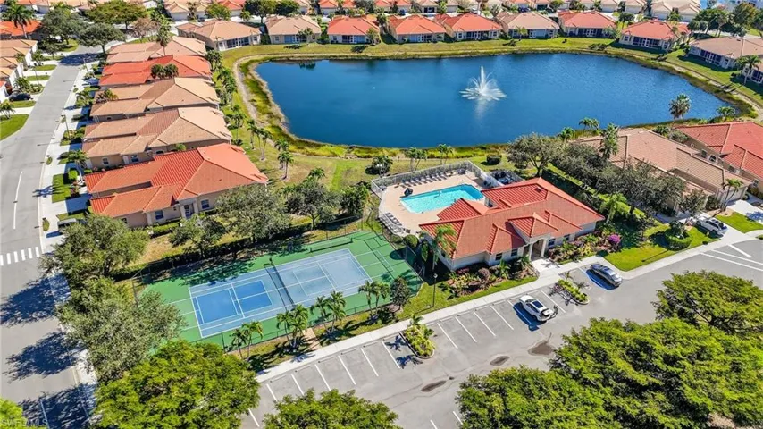 7871  Sanctuary  CIR, Naples, FL 34104