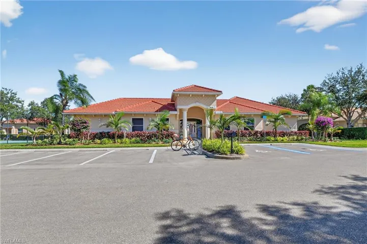 7871  Sanctuary  CIR, Naples, FL 34104