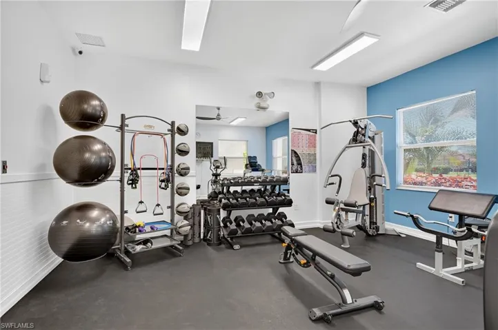 7871  Sanctuary  CIR, Naples, FL 34104