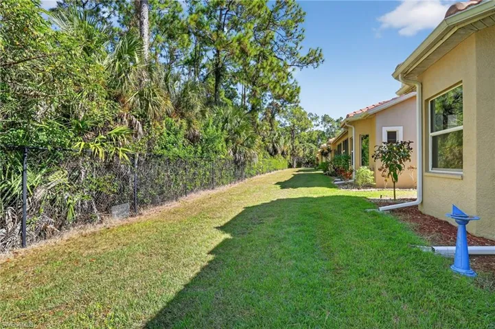 7871  Sanctuary  CIR, Naples, FL 34104