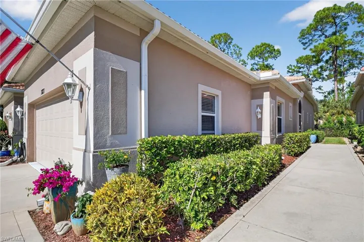 7871  Sanctuary  CIR, Naples, FL 34104