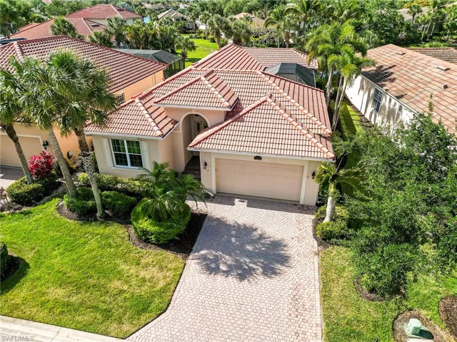 Courtyard home in Crown Colony