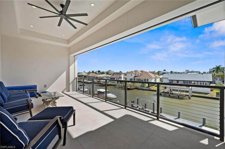 2nd floor balcony off walkway