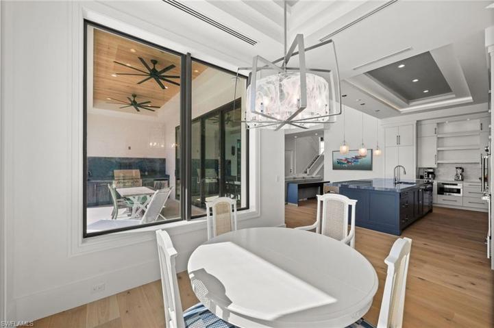 dining off kitchen