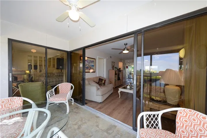 Sunroom / solarium with ceiling fan