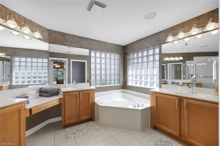 1357 Triandra Ln, Naples, Florida 34119