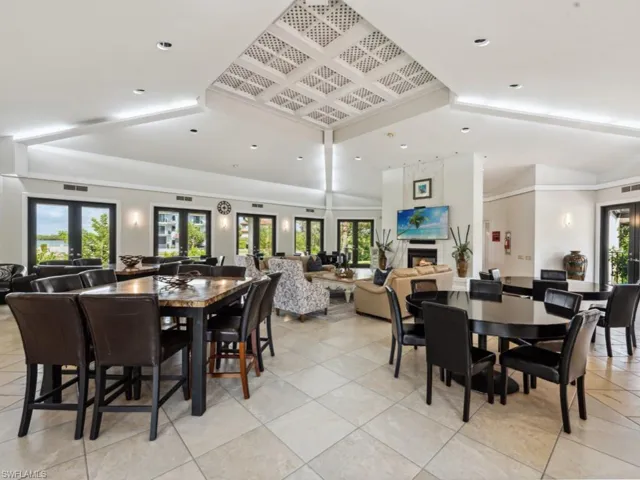232 La Peninsula Blvd 232, Naples, Florida 34113