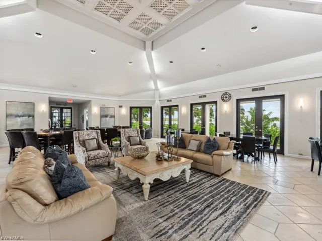 232 La Peninsula Blvd 232, Naples, Florida 34113