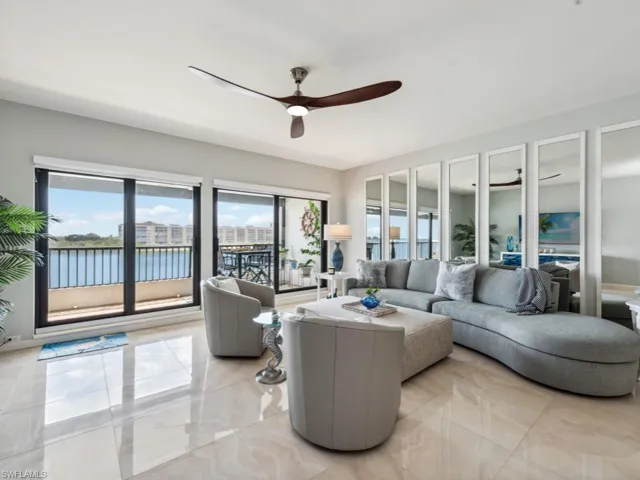 232 La Peninsula Blvd 232, Naples, Florida 34113