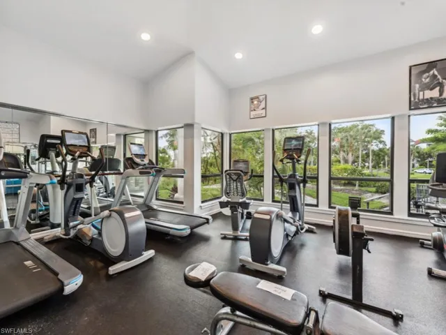 232 La Peninsula Blvd 232, Naples, Florida 34113