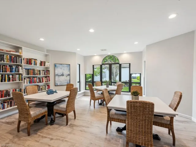 232 La Peninsula Blvd 232, Naples, Florida 34113