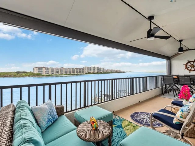 232 La Peninsula Blvd 232, Naples, Florida 34113