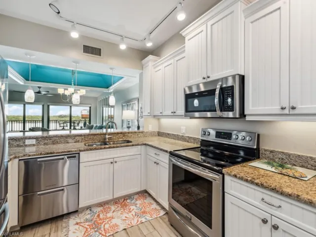 232 La Peninsula Blvd 232, Naples, Florida 34113