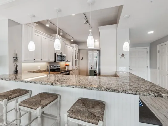 232 La Peninsula Blvd 232, Naples, Florida 34113