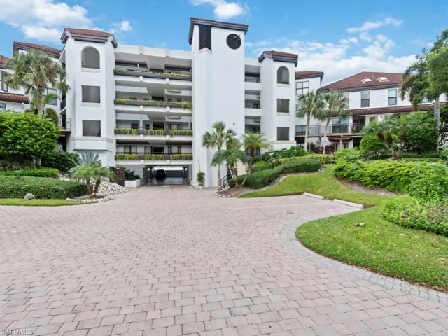 232 La Peninsula Blvd 232, Naples, Florida 34113