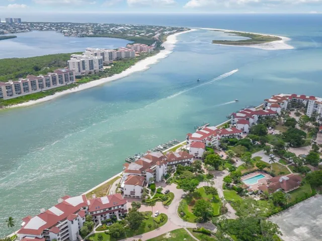 232 La Peninsula Blvd 232, Naples, Florida 34113