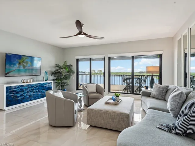 232 La Peninsula Blvd 232, Naples, Florida 34113