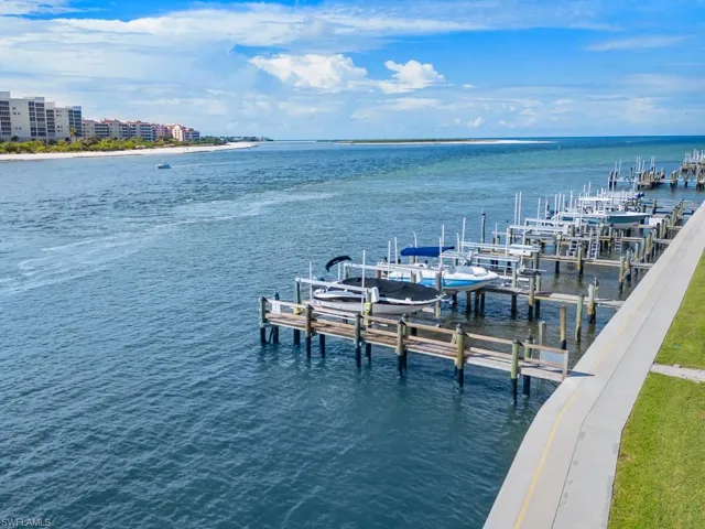 232 La Peninsula Blvd 232, Naples, Florida 34113