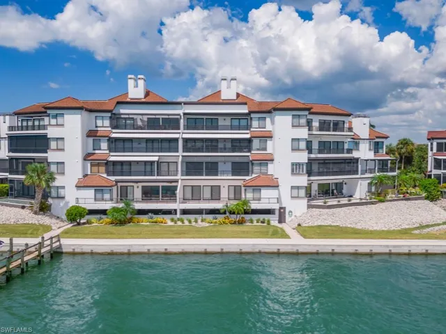232 La Peninsula Blvd 232, Naples, Florida 34113