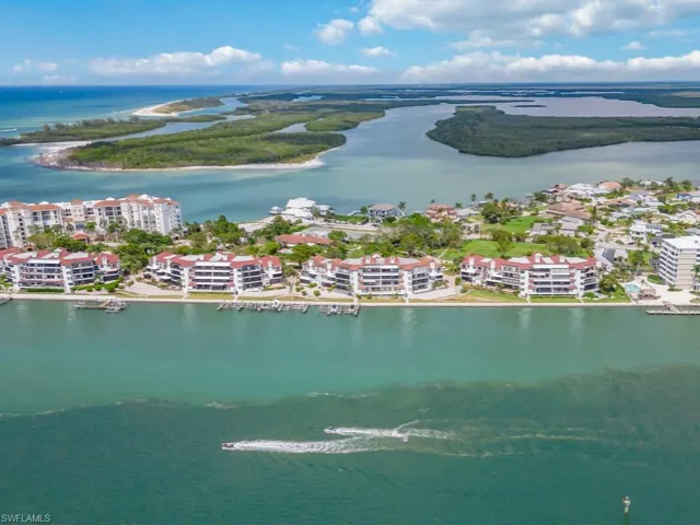 232 La Peninsula Blvd 232, Naples, Florida 34113