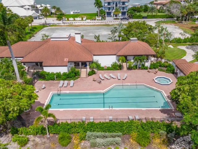 232 La Peninsula Blvd 232, Naples, Florida 34113