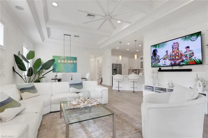 6367 Negril Isle Dr, Naples, Florida 34113