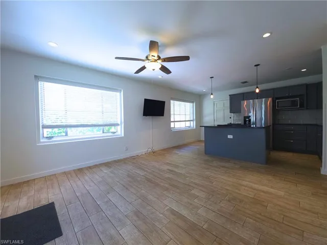 1915  Llewellyn  DR, Fort Myers, FL 33901