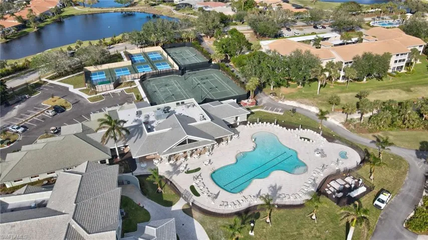 Brand new resort style pool, outdoor bar/restaurant