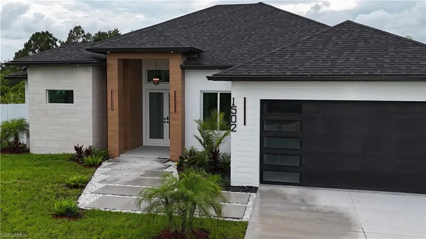 1502  Sara S AVE, Lehigh Acres, FL 33976