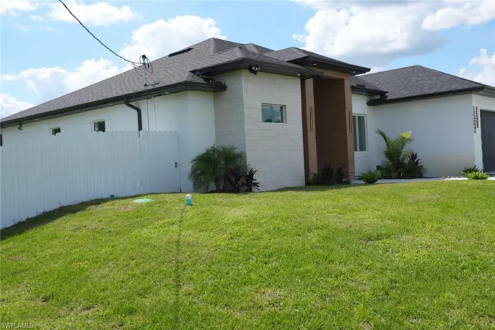 1502 Sara Ave S, Lehigh Acres, Florida 33976