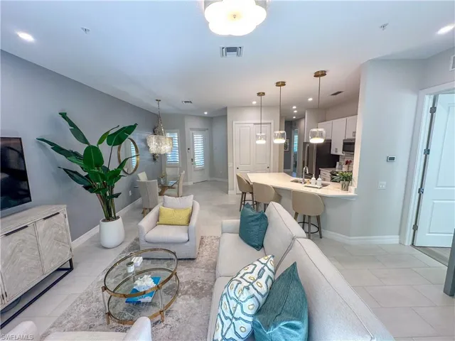 232  Indies E DR, Naples, FL 34114