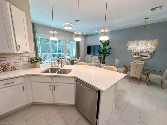 232  Indies E DR, Naples, FL 34114