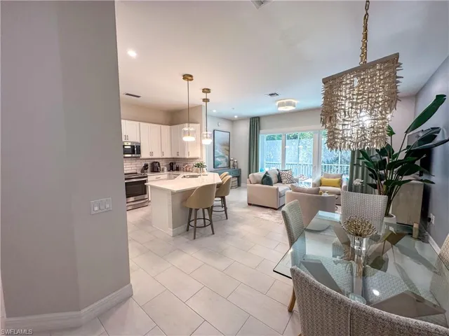 232  Indies E DR, Naples, FL 34114