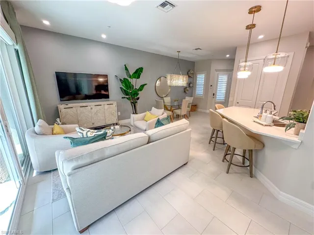 232  Indies E DR, Naples, FL 34114