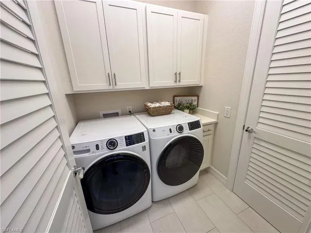 232  Indies E DR, Naples, FL 34114
