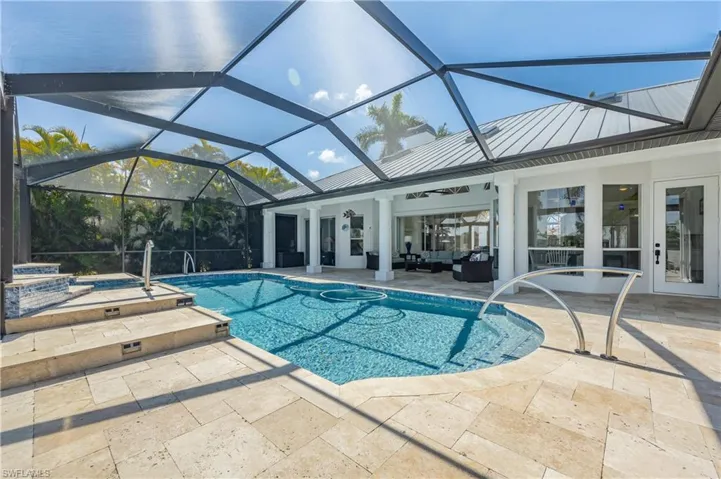 Pool & Spa