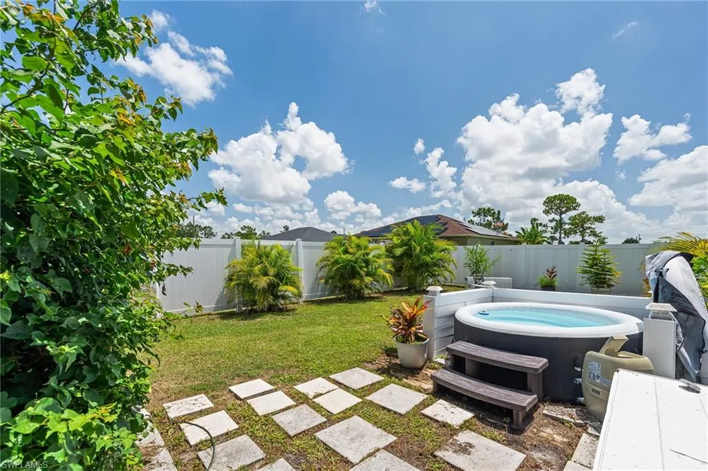 2909 24th AVE, Cape Coral, FL 33993,225061583