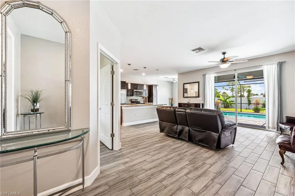 2909 24th AVE, Cape Coral, FL 33993,225061583