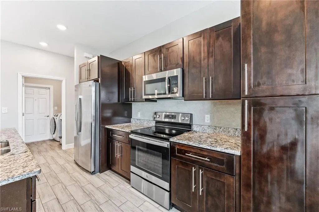 2909 24th AVE, Cape Coral, FL 33993,225061583