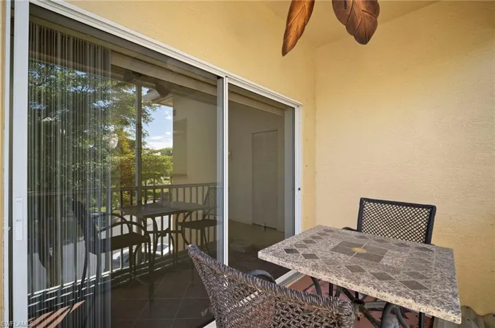 Balcony featuring outdoor dining space