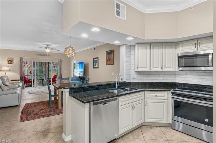 1113 Winding Pines CIR # 104, CAPE CORAL FL 33909