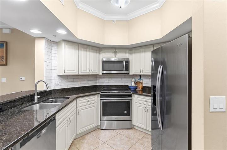 1113 Winding Pines CIR # 104, CAPE CORAL FL 33909