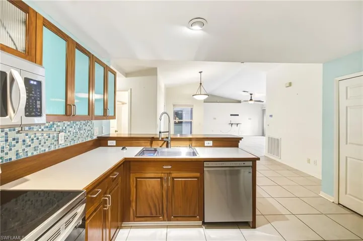 2038 Nw 3rd Ter, Cape Coral, Florida 33993