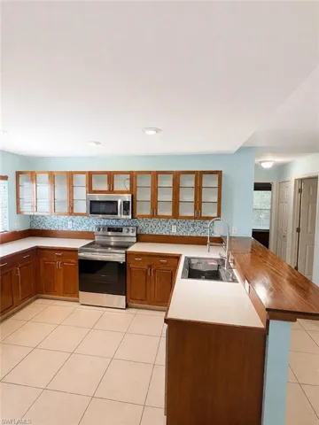2038 Nw 3rd Ter, Cape Coral, Florida 33993