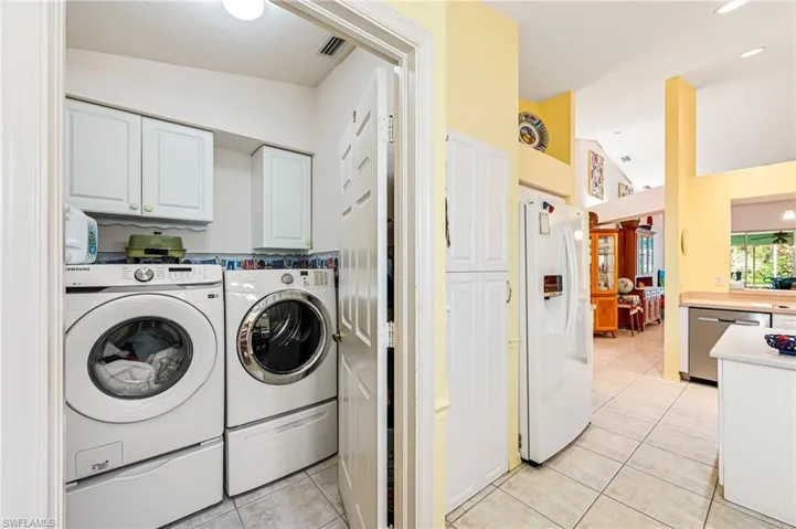 5696  Greenwood  CIR, Naples, FL 34112