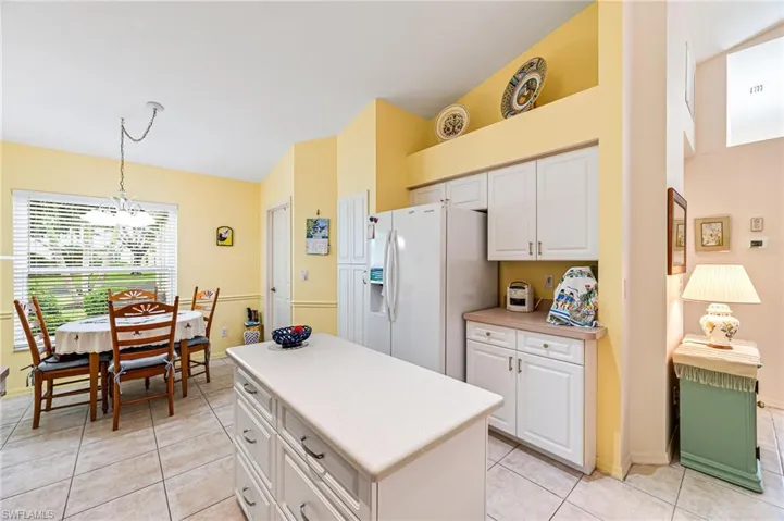 5696  Greenwood  CIR, Naples, FL 34112